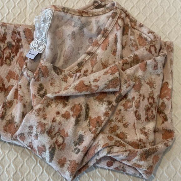 Sadie and Sage Long sleeve loose fitting/sweater. Lightweight. Pink/tan/brown. S - Picture 12 of 12